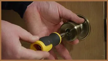 City Locksmith Shop Reynoldsburg, OH 614-602-6172 - 15-unlock-door